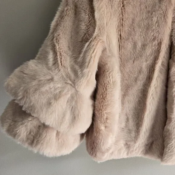 GB Girls Size L 10/12 Pink Faux Fur Cape Jacket  3/4 Ruffle Tier Sleeve - Picture 3 of 7